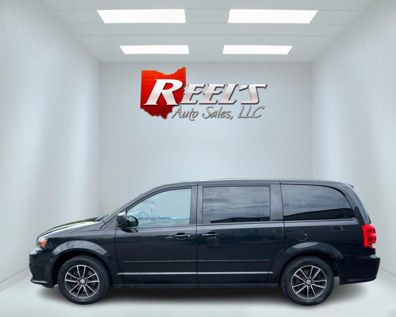 2015 Black /Black Dodge Grand Caravan SE Black Top (2C4RDGBG1FR) with an 3.6L V6 DOHC 24V FFV engine, 6-Speed Automatic transmission, located at 11115 Chardon Rd. , Chardon, OH, 44024, (440) 214-9705, 41.580246, -81.241943 - Photo#9